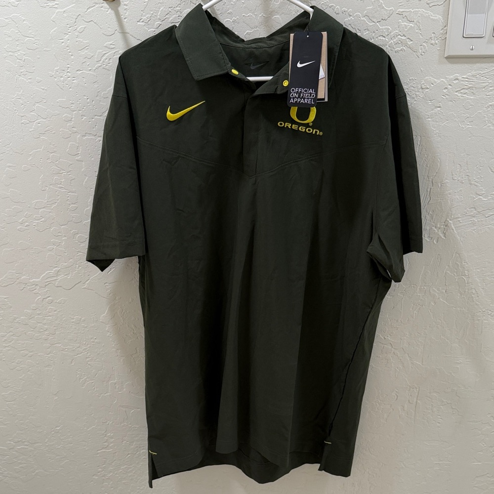Nike Men's Oregon Ducks Dark Green Shirt